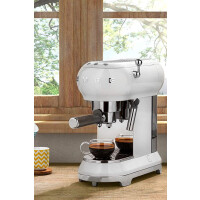 Smeg ECF01WHEU Siebträger Kaffeemaschine 7