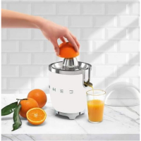Smeg CJF11WHEU Zitruspresse, Anti-Tropf-Auslauf aus Edelstah